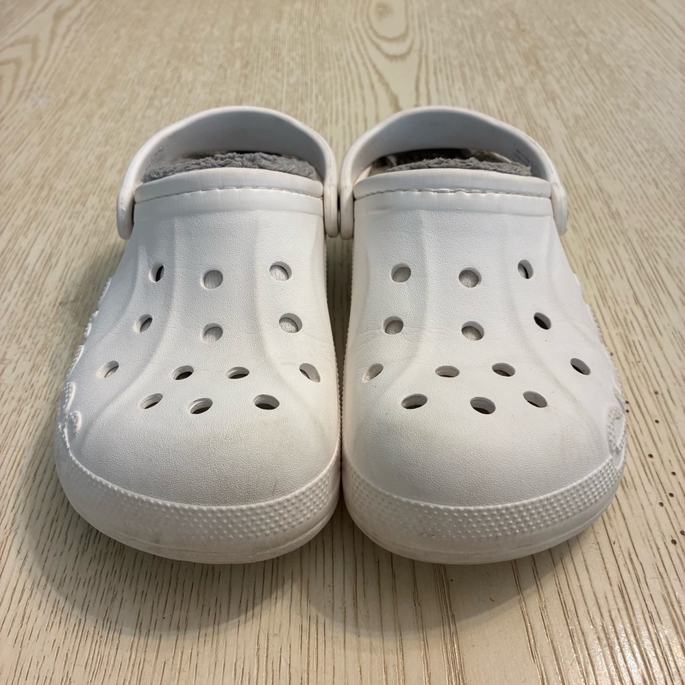 Crocs Classic Baya Fur Lined Clogs Shoes (White/Grey) - Picture 2 of 14